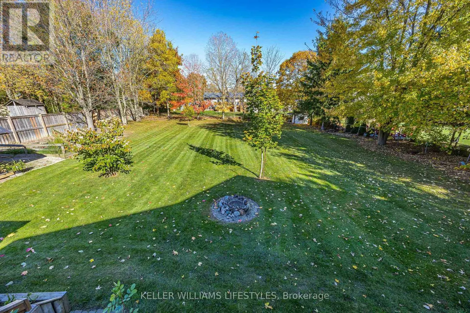 11 HAWTHORN CRESCENT