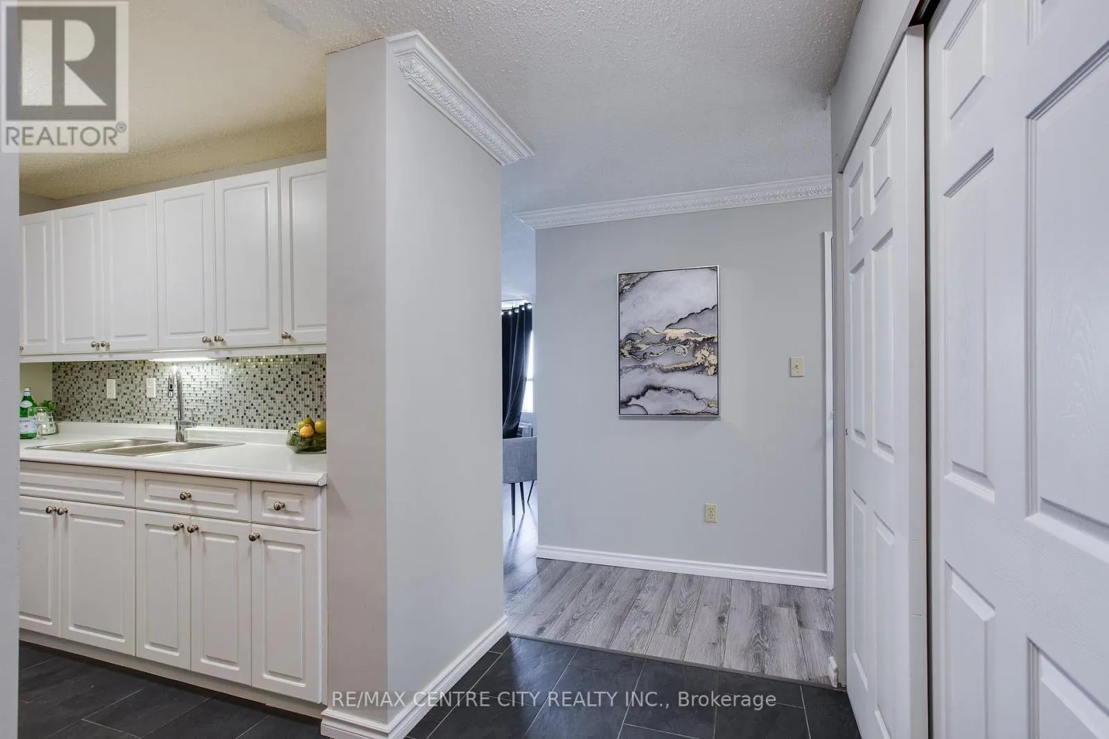 812 - 45 POND MILLS ROAD, #812