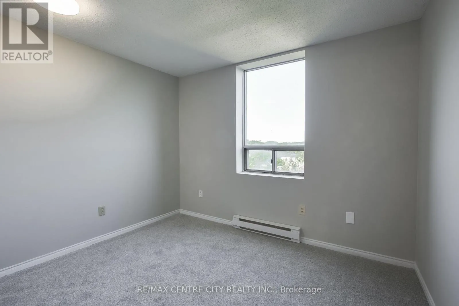 812 - 45 POND MILLS ROAD, #812