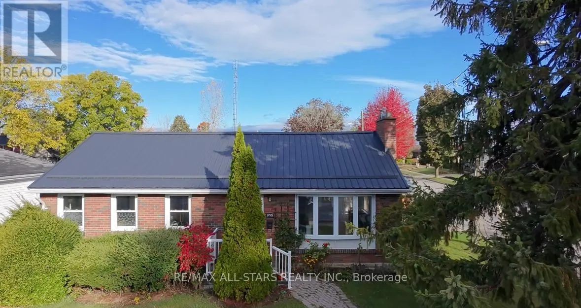 200 UNIVERSITY AVENUE E