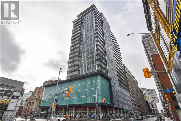 1206 - 324 LAURIER AVENUE W