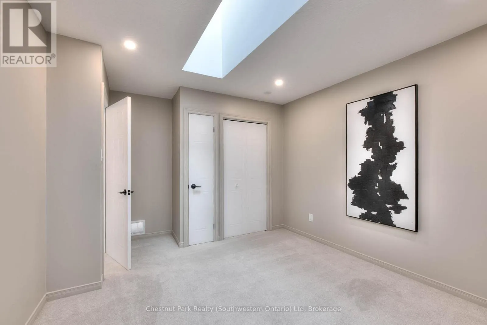 8 - 100 INKERMAN STREET, #8