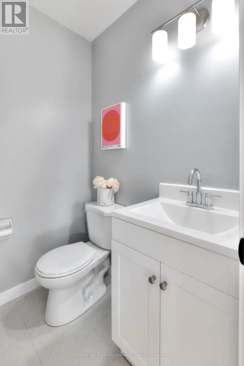 8 - 100 INKERMAN STREET, #8