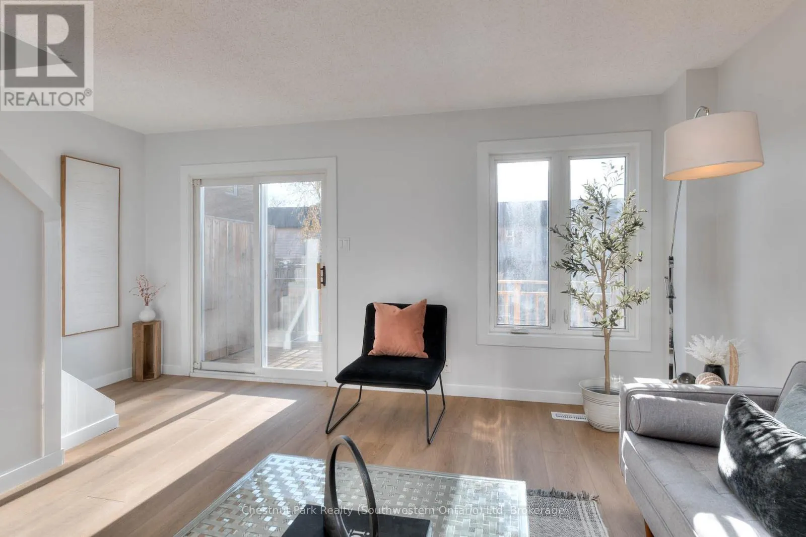 8 - 100 INKERMAN STREET, #8