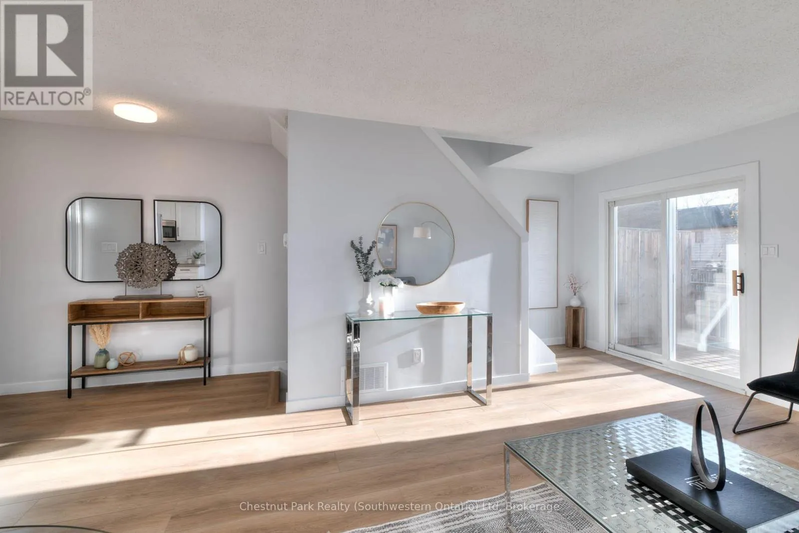 8 - 100 INKERMAN STREET, #8