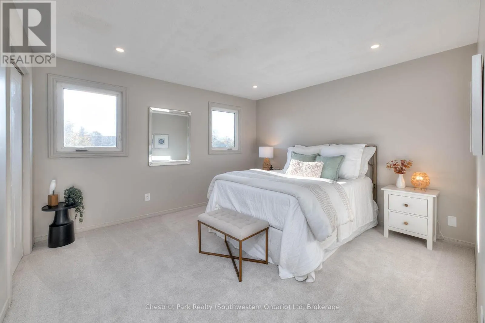 8 - 100 INKERMAN STREET, #8