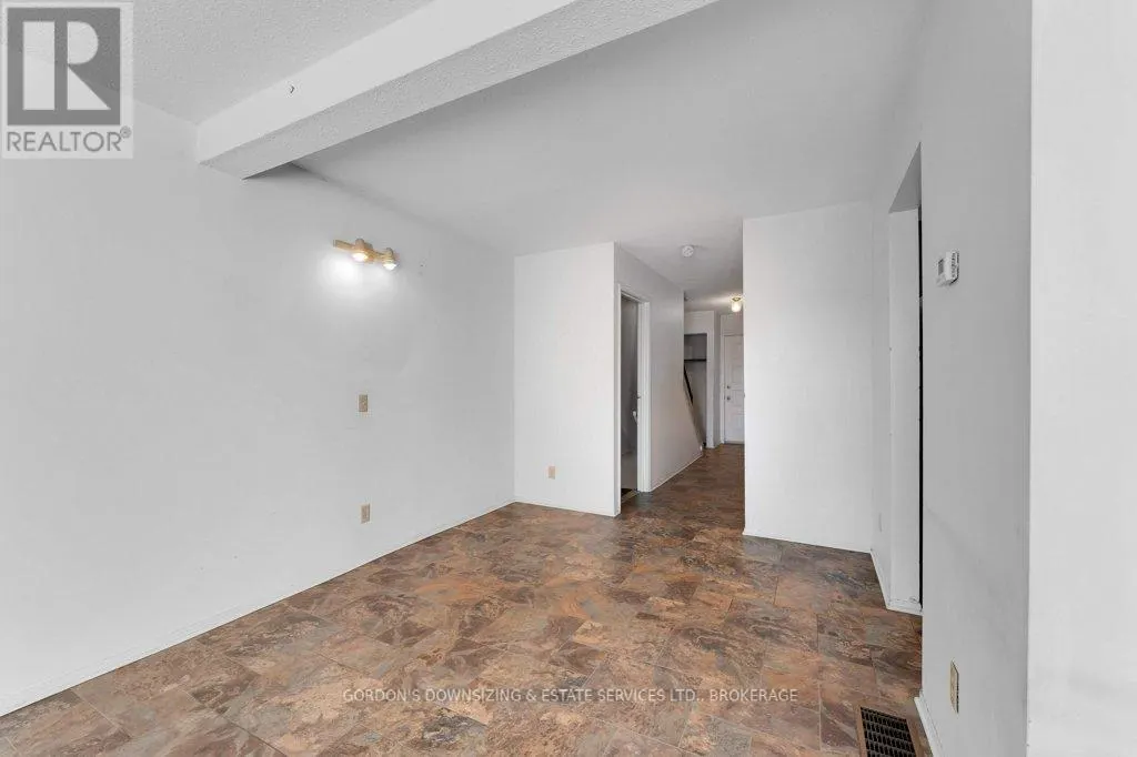 45 - 39 COVENTRY CRESCENT, #45