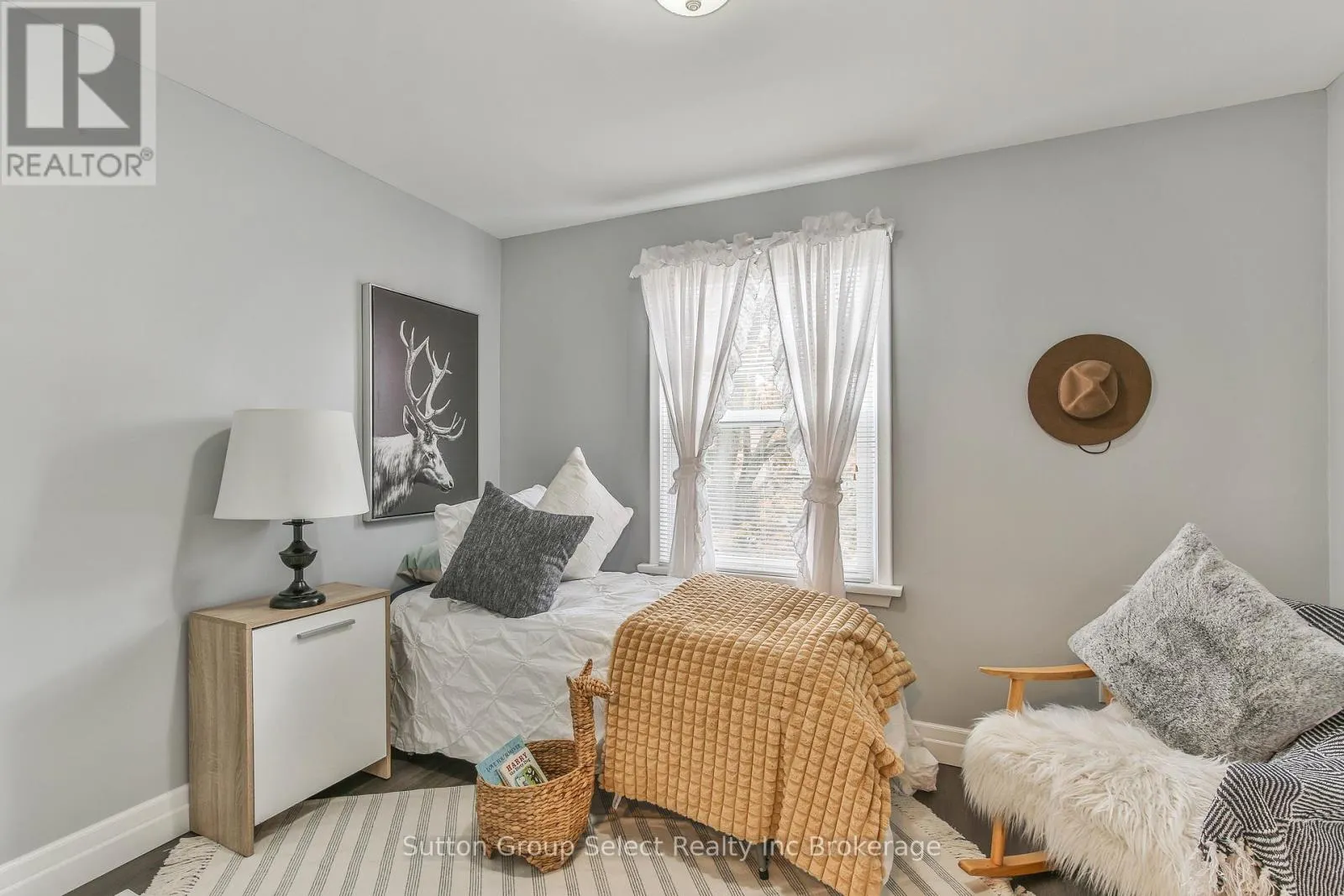 1009 A NESBITT CRESCENT