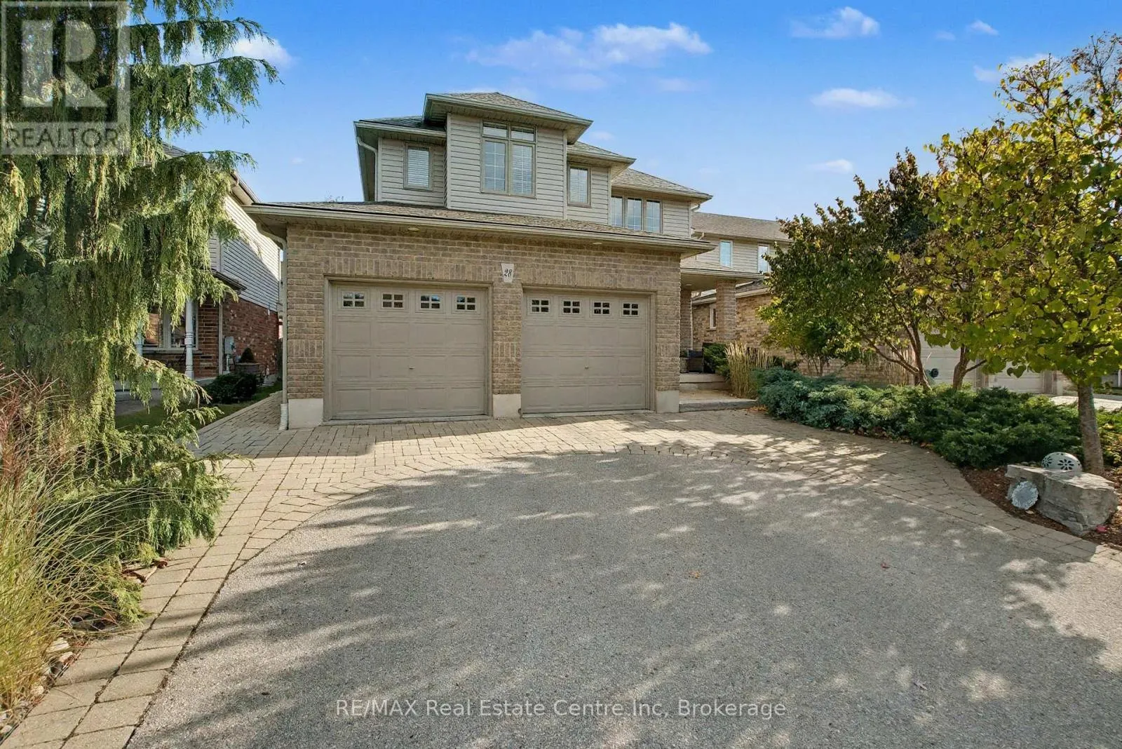 28 IRVING CRESCENT