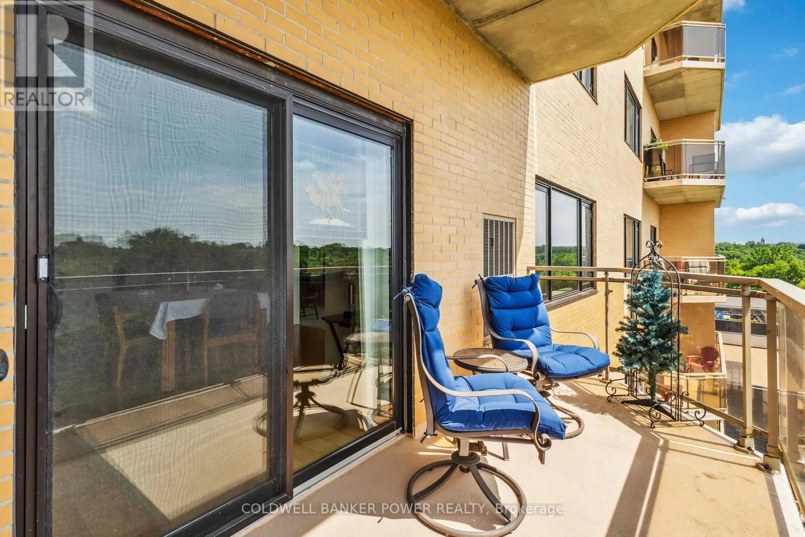 602 - 19 KING STREET, #602