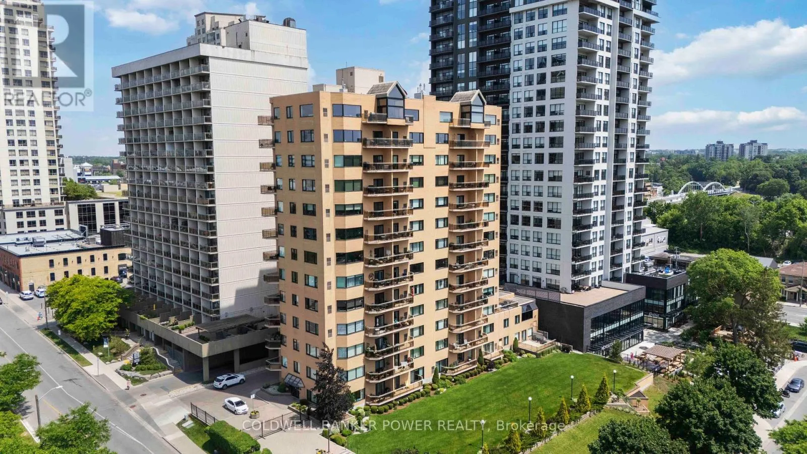 602 - 19 KING STREET, #602