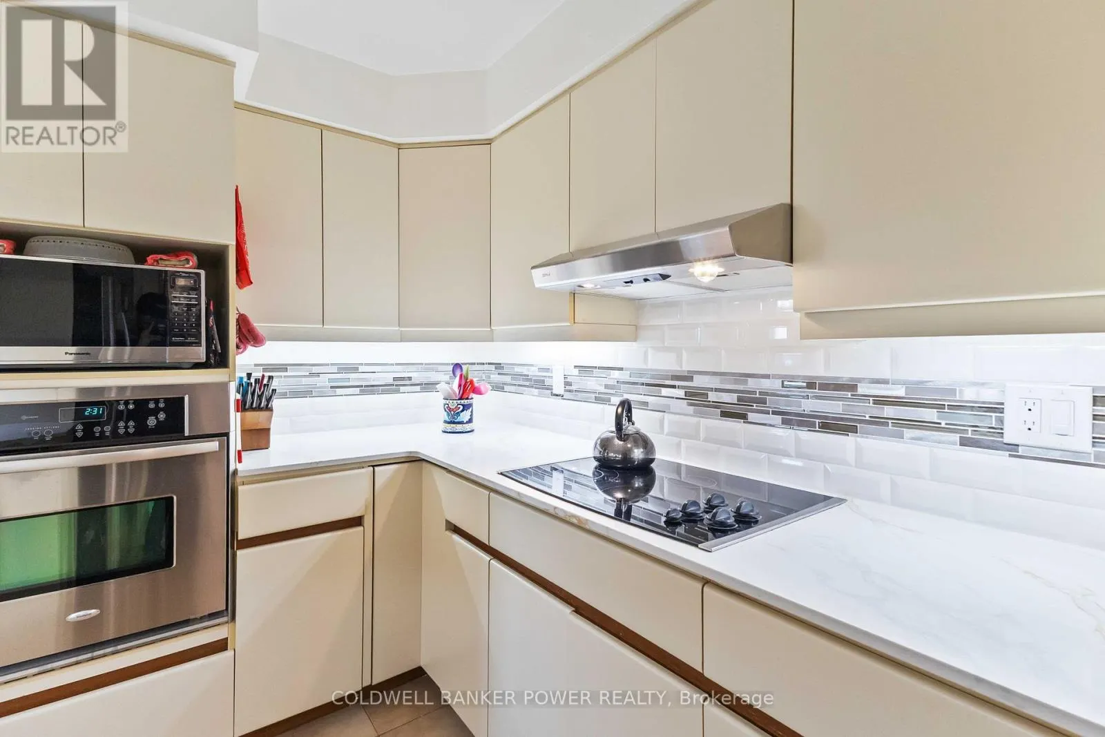 602 - 19 KING STREET, #602