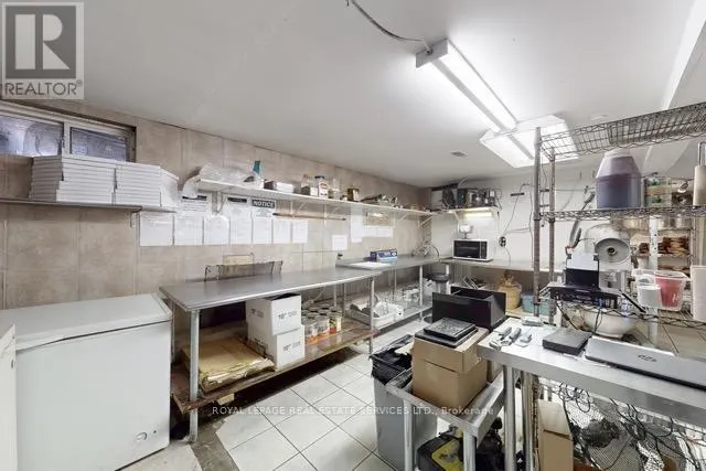 872 UPPER SHERMAN AVENUE