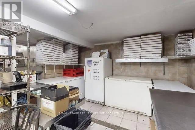 872 UPPER SHERMAN AVENUE