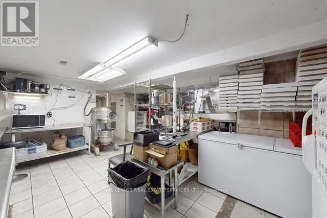 872 UPPER SHERMAN AVENUE