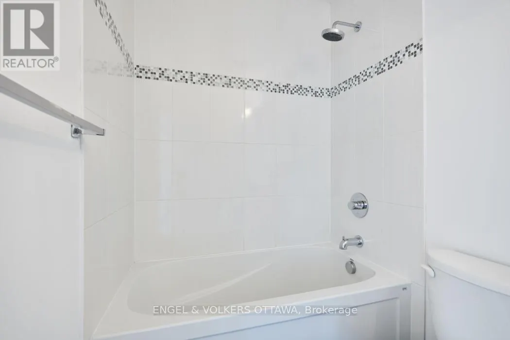 2006 - 179 METCALFE STREET