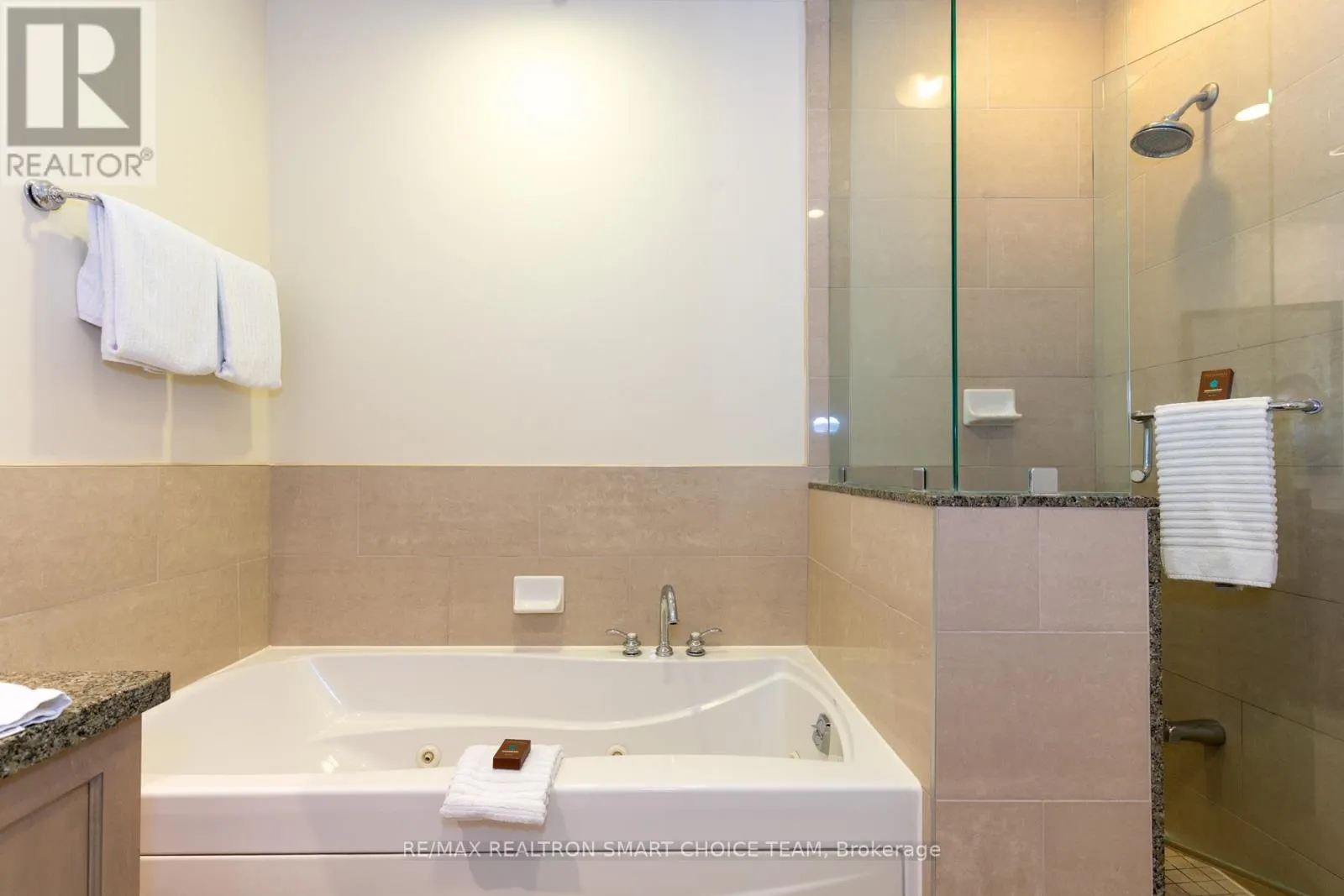 L204-C1 - 1869 MUSKOKA 118 ROAD W