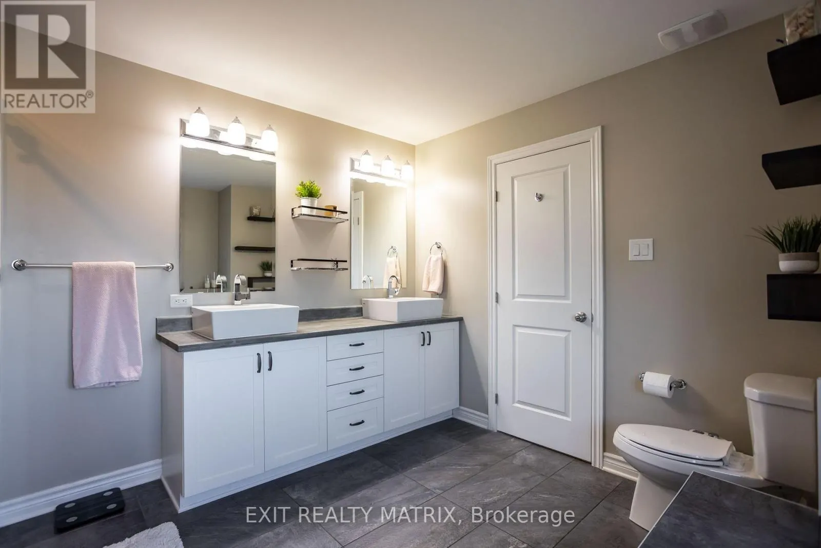 573 STRASBOURG STREET