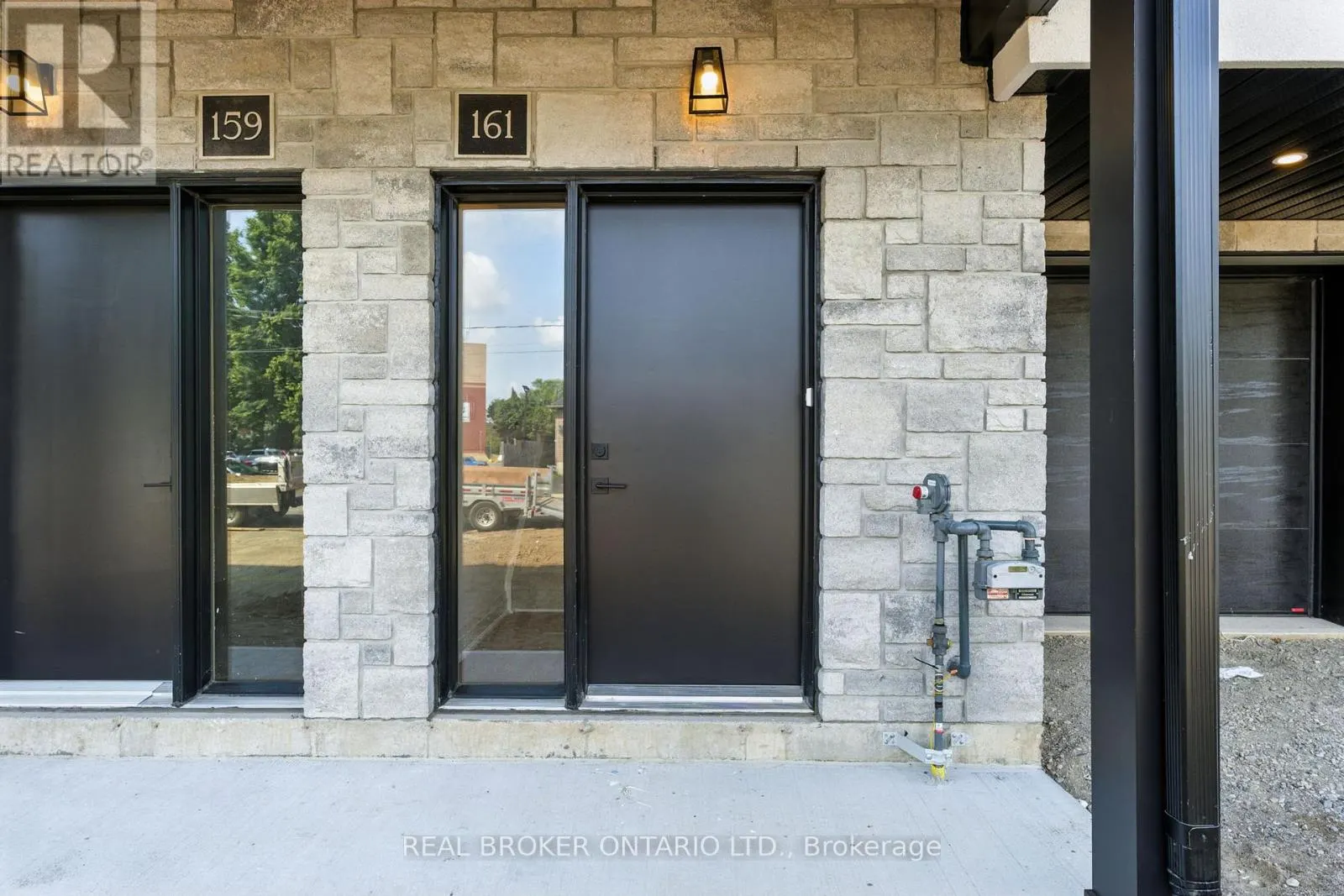 3 - 161 FIFTH AVENUE