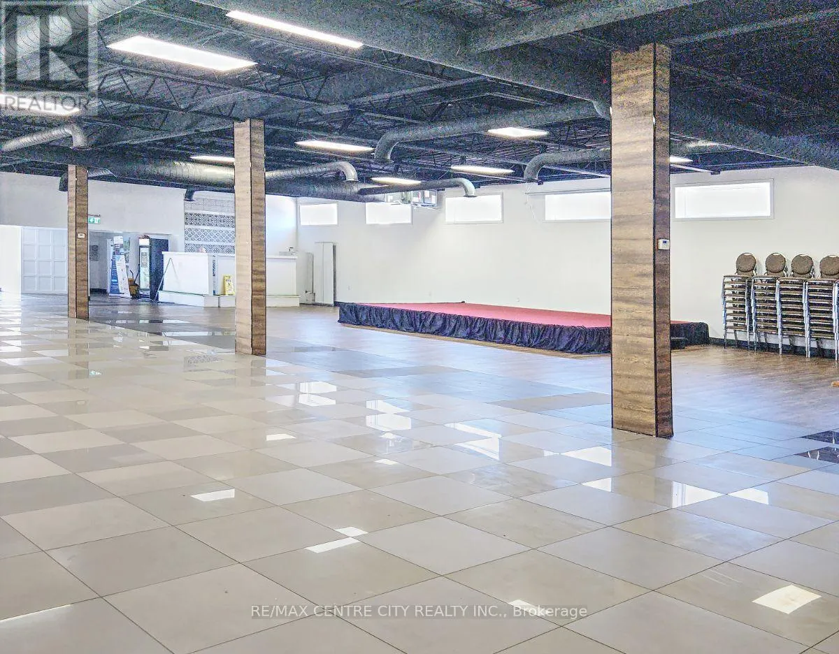 284 ADELAIDE STREET S