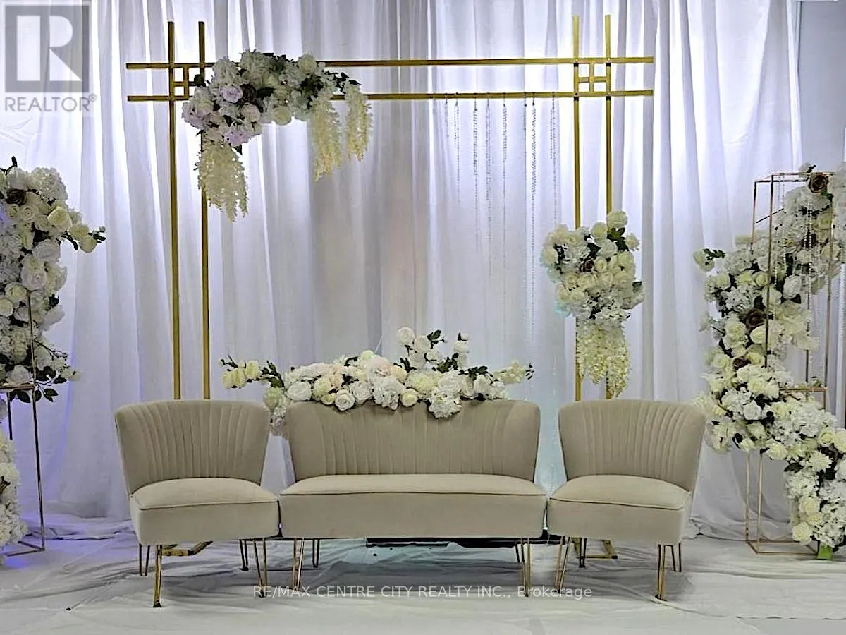 284 ADELAIDE STREET S