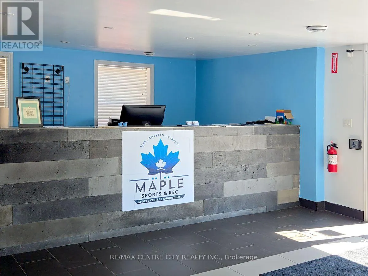 284 ADELAIDE STREET S