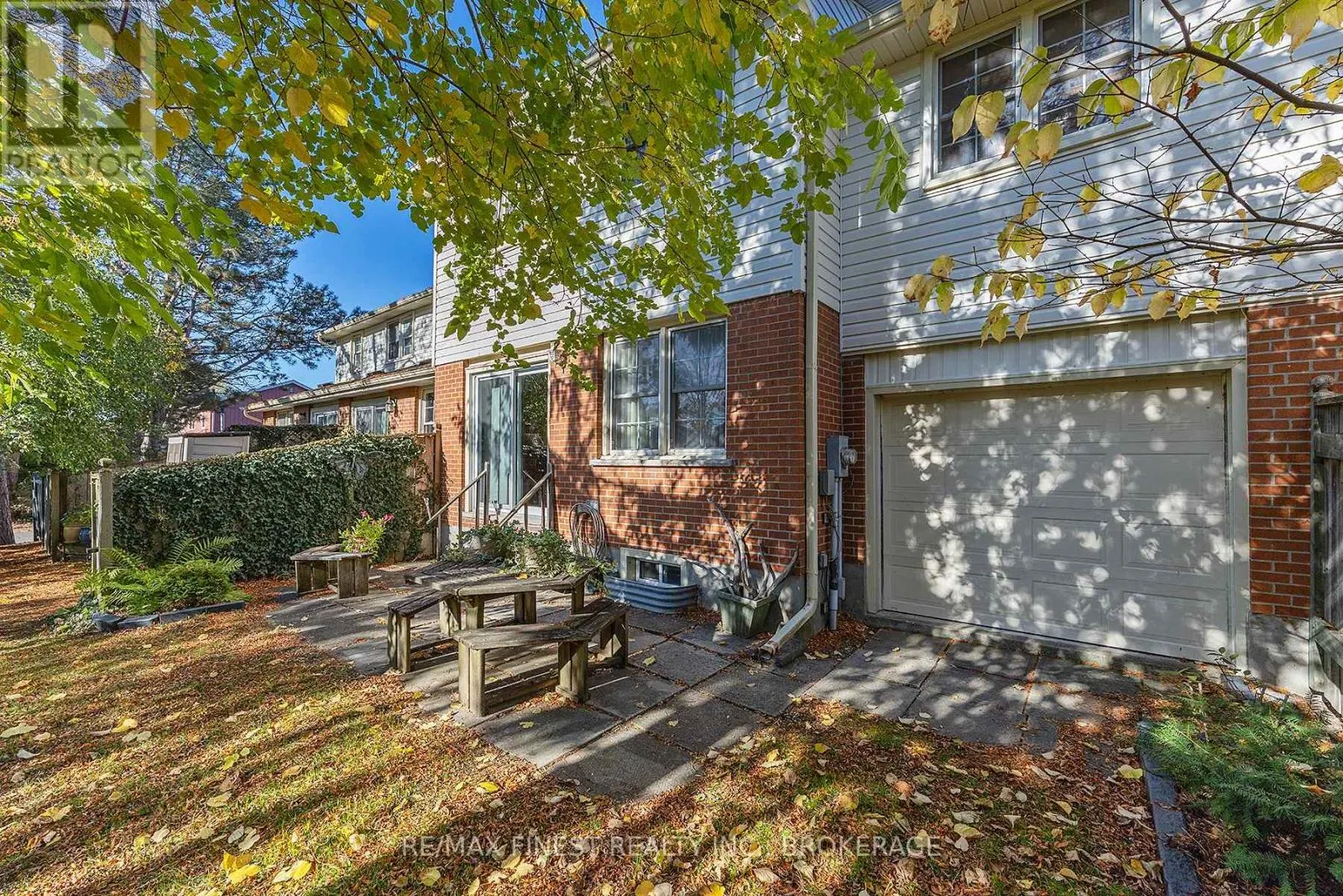 48 - 19 MACPHERSON AVENUE, #48