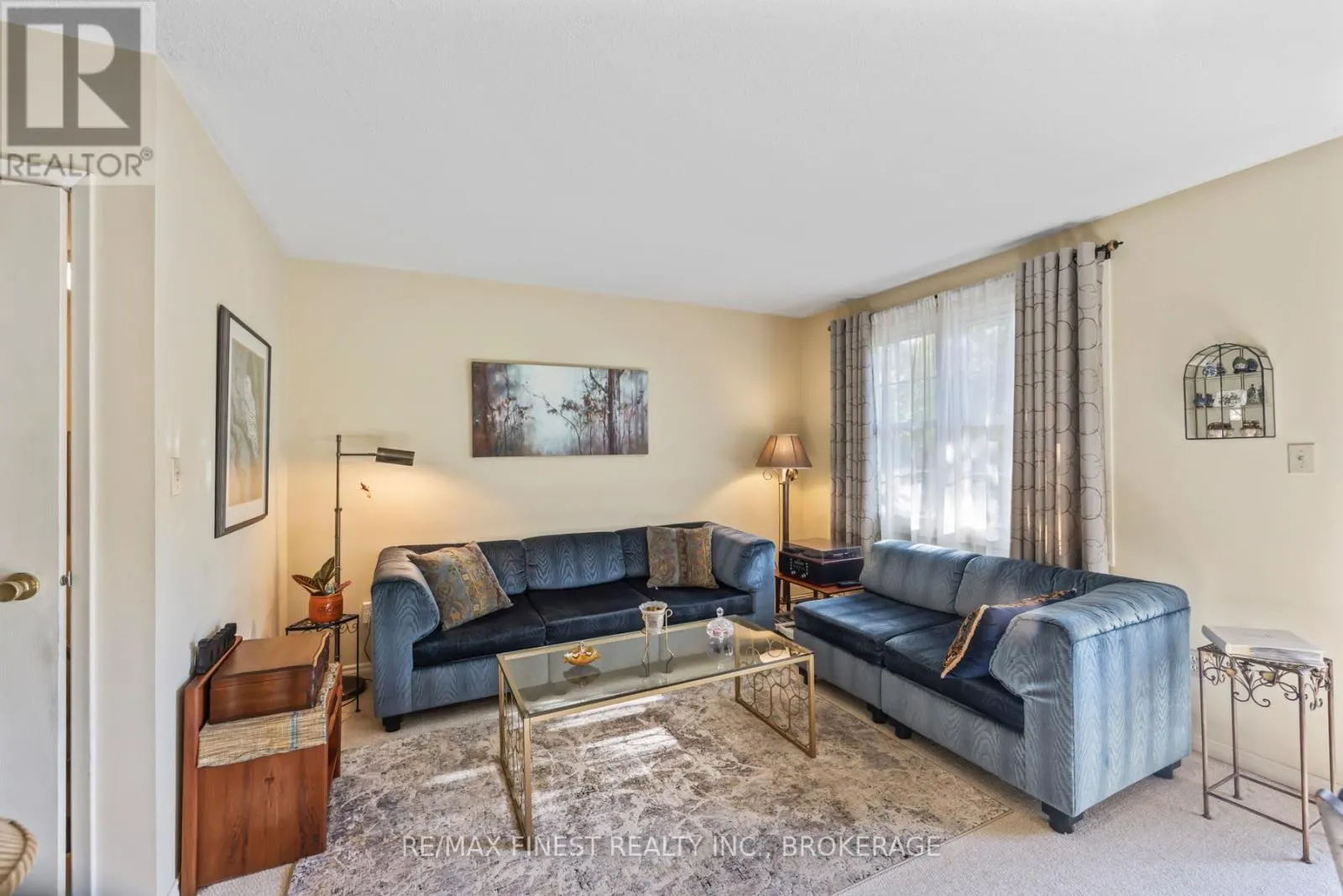 48 - 19 MACPHERSON AVENUE, #48