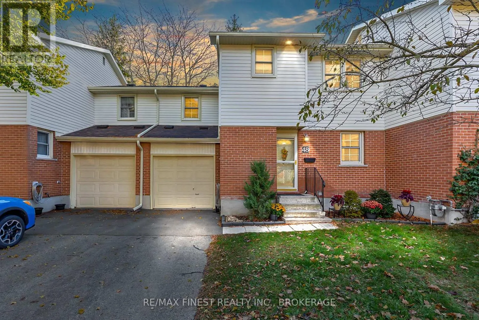 48 - 19 MACPHERSON AVENUE, #48