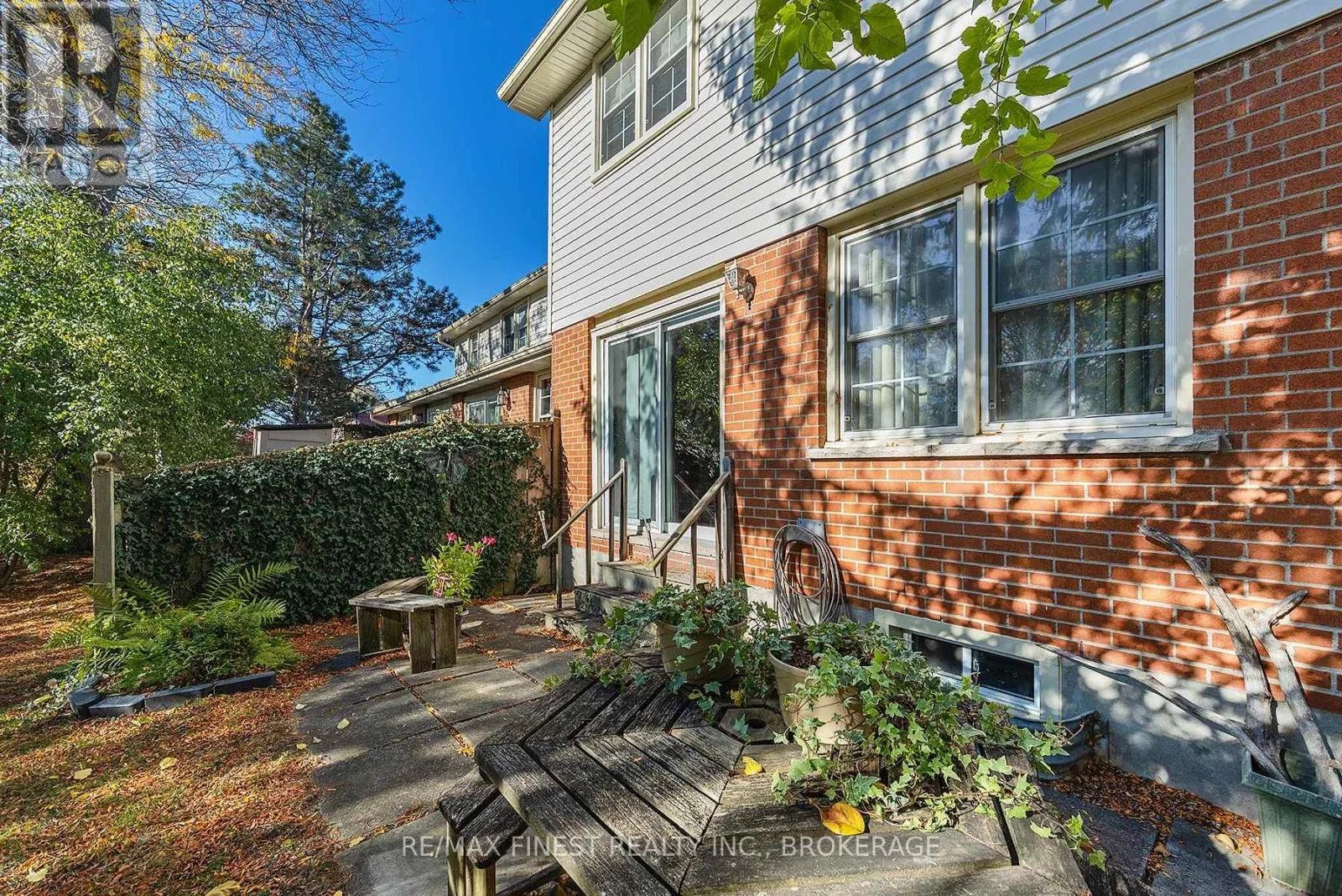 48 - 19 MACPHERSON AVENUE, #48