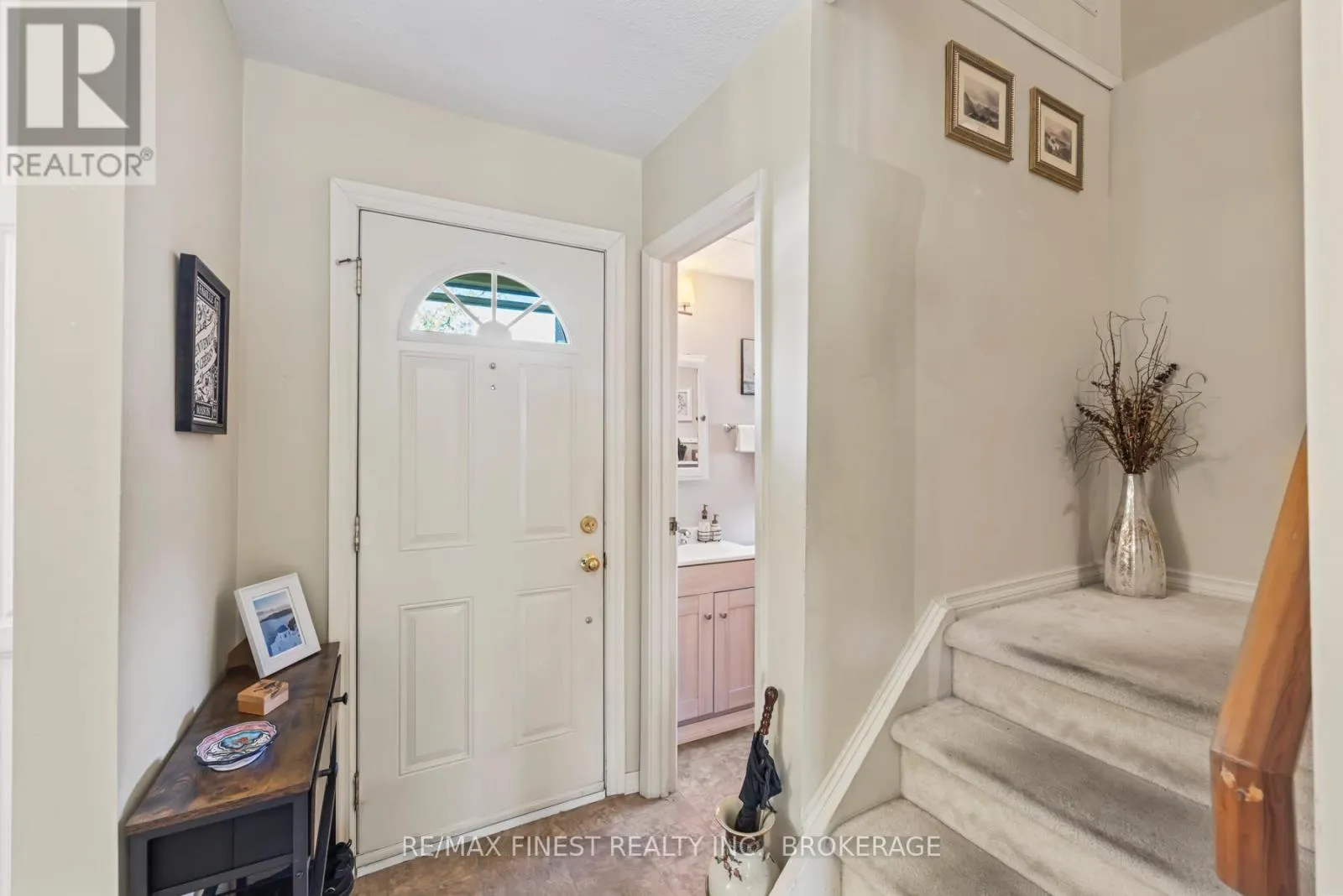 48 - 19 MACPHERSON AVENUE, #48