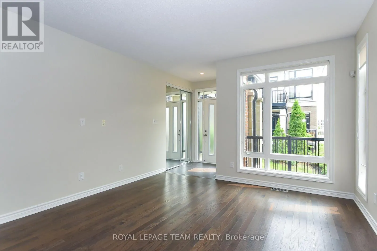 28 - 200 PEMBINA PRIVATE