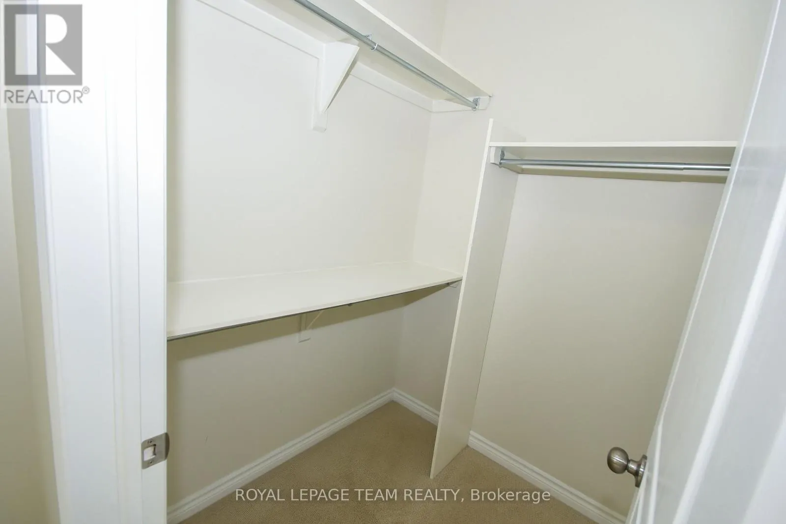 28 - 200 PEMBINA PRIVATE