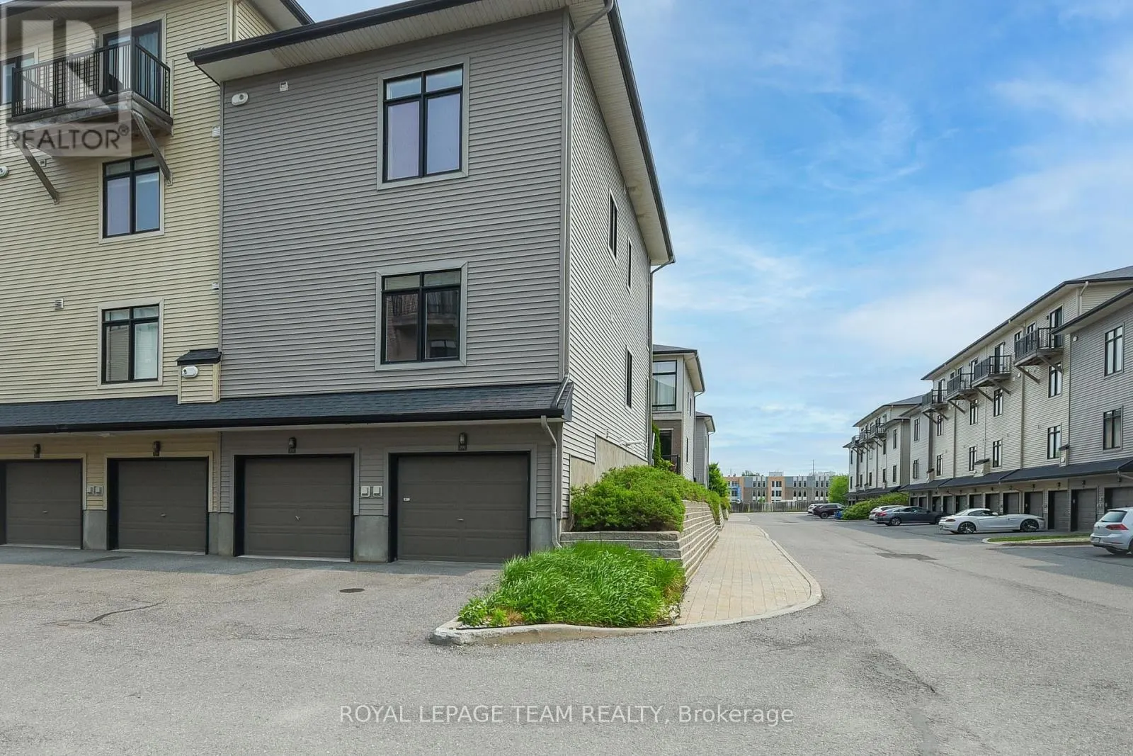 28 - 200 PEMBINA PRIVATE