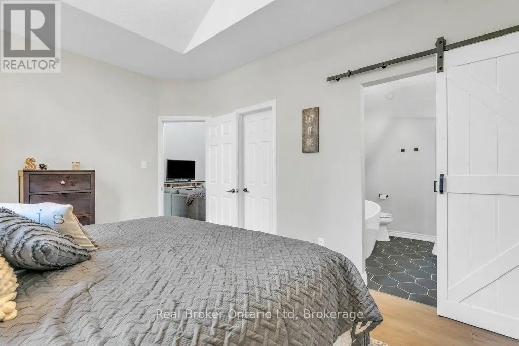 3 - 254 SUMMERFIELD DRIVE, #3