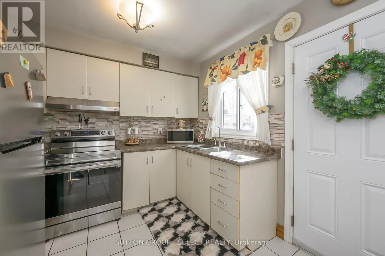 10 - 1215 CHEAPSIDE STREET, #10