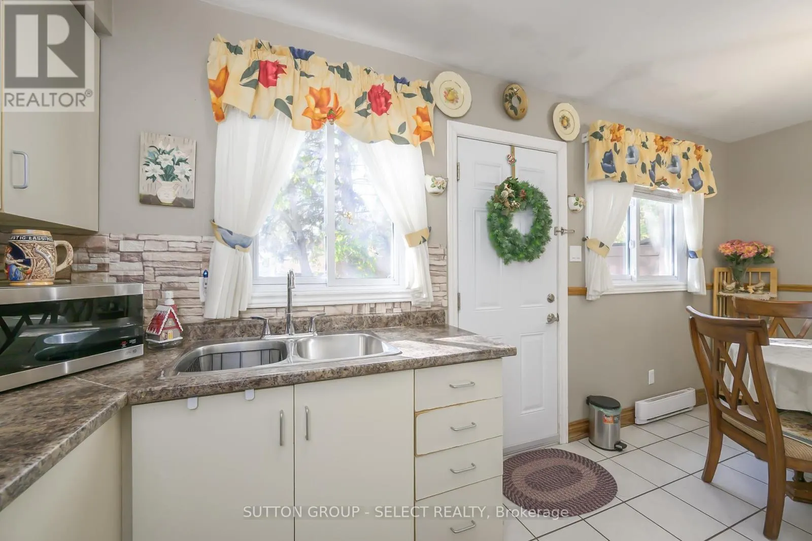 10 - 1215 CHEAPSIDE STREET, #10