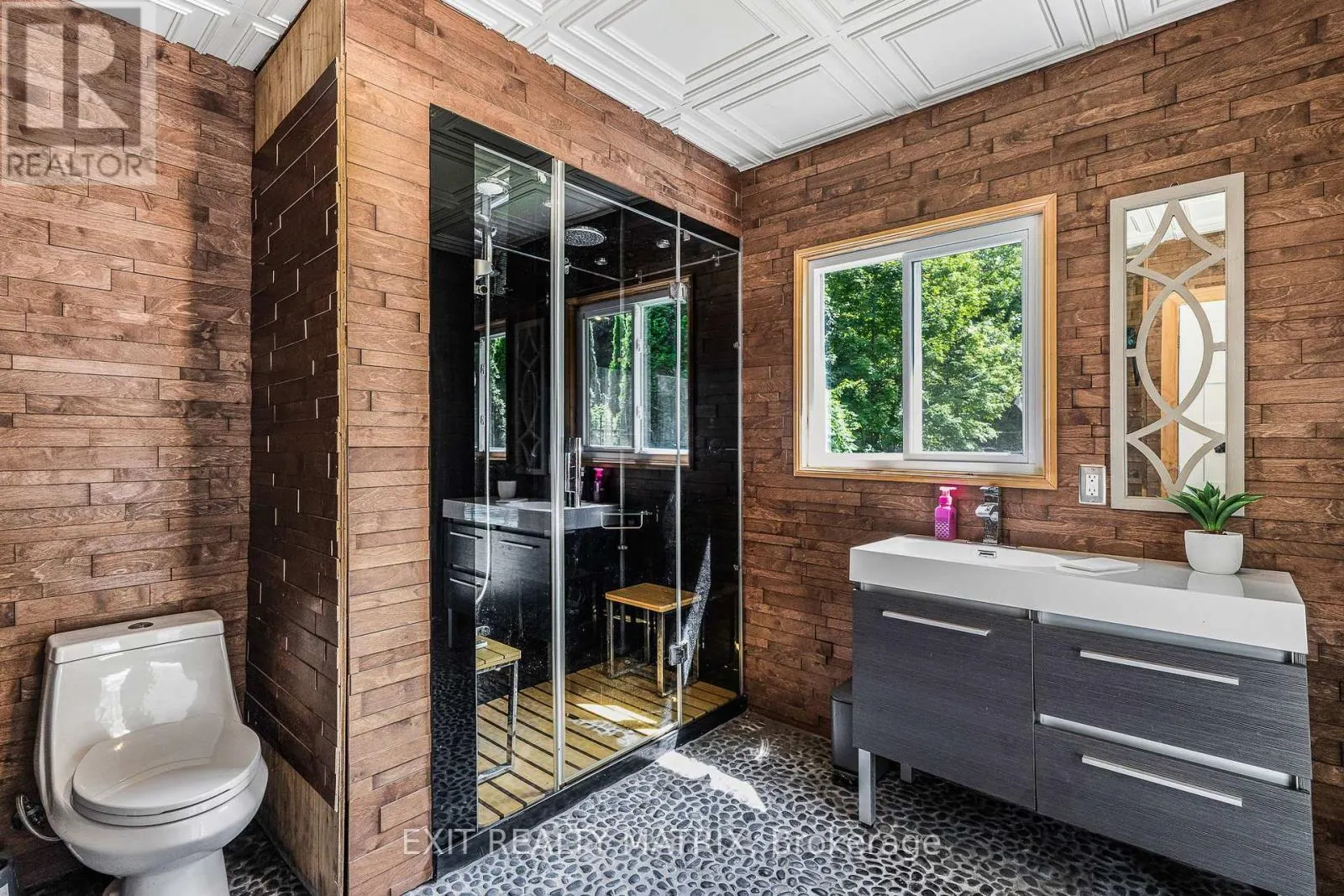 1271 GEORGES VANIER DRIVE