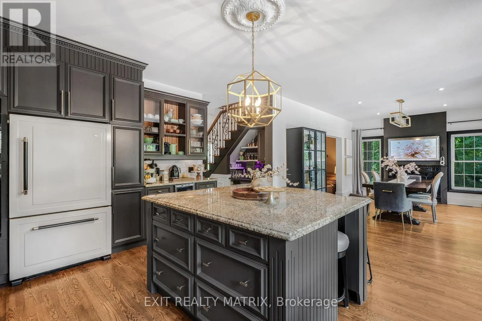 1271 GEORGES VANIER DRIVE