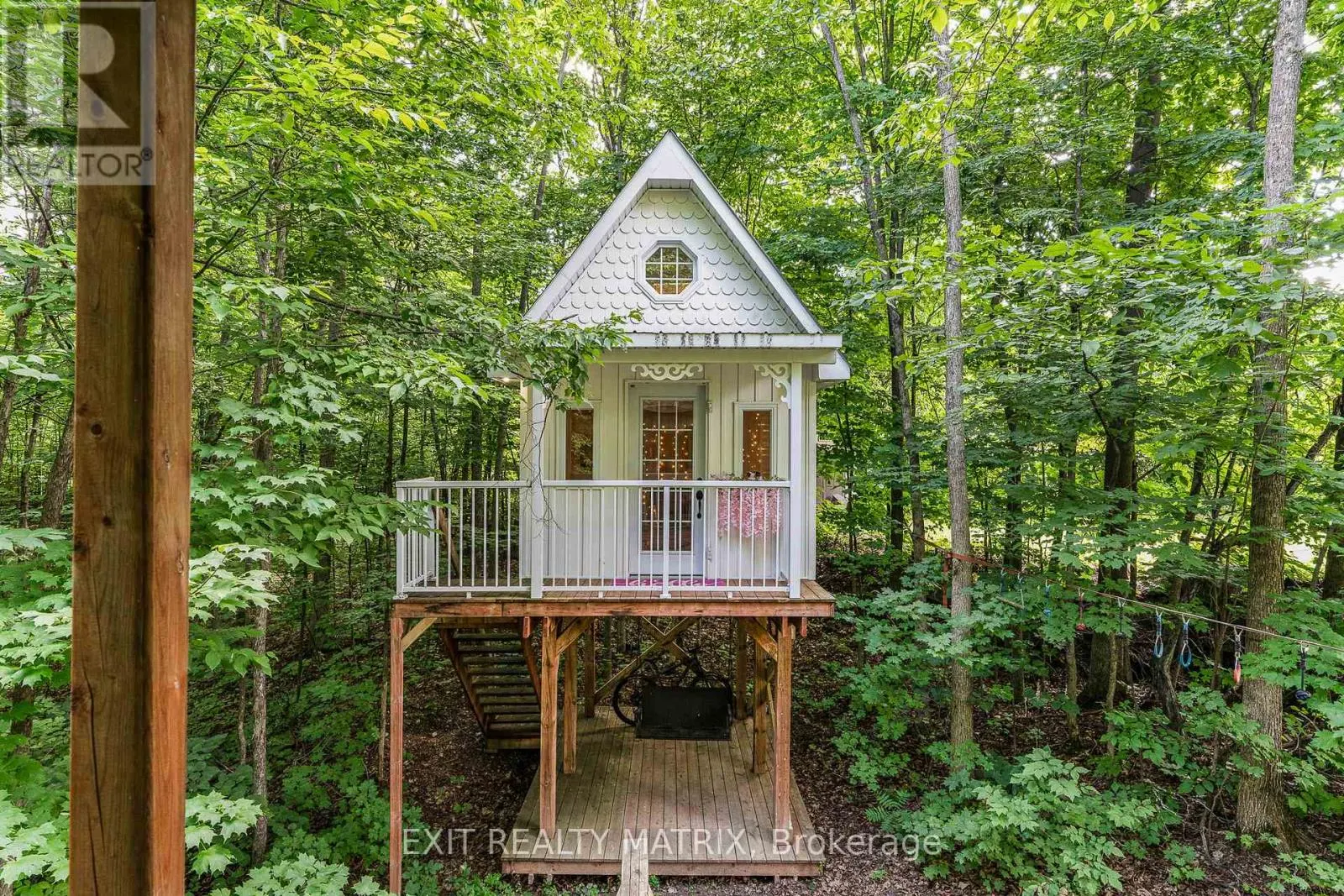 1271 GEORGES VANIER DRIVE