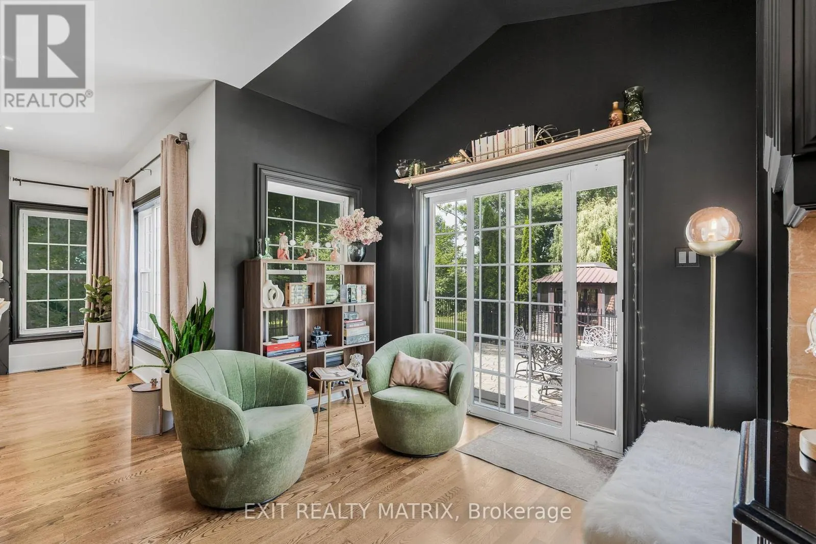 1271 GEORGES VANIER DRIVE