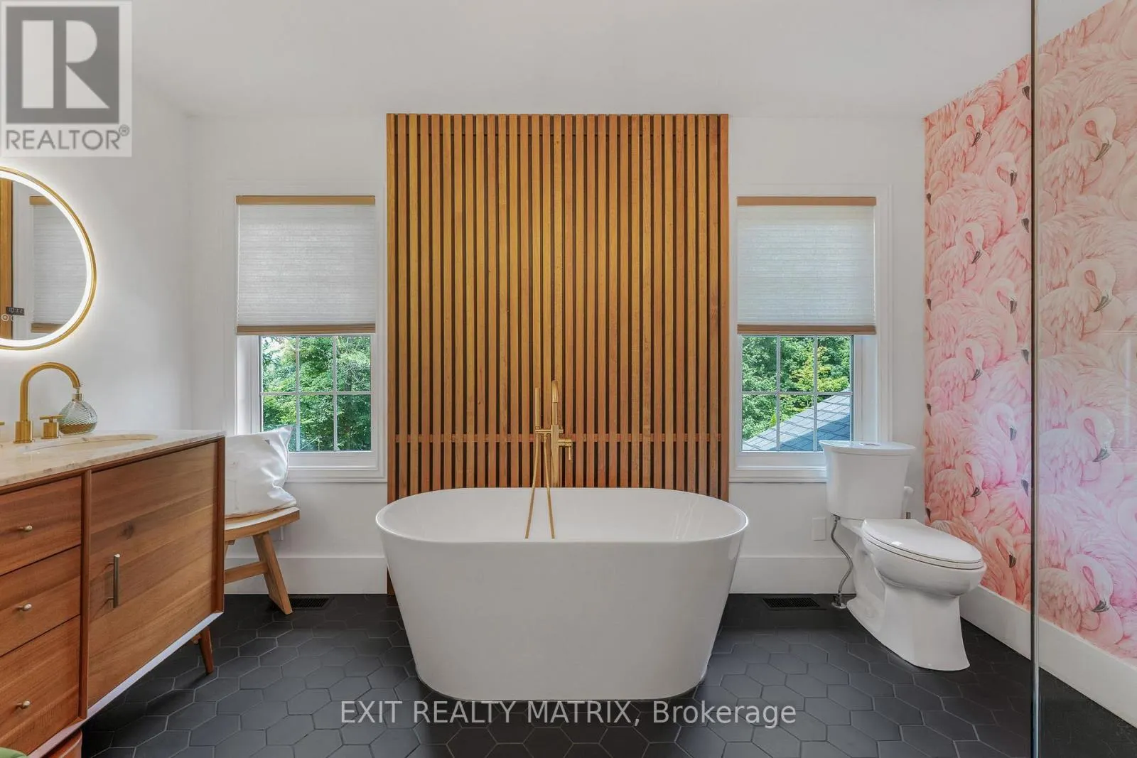 1271 GEORGES VANIER DRIVE