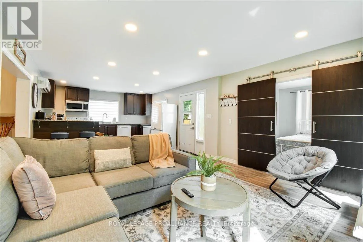 75 A & B HUGHES LANE