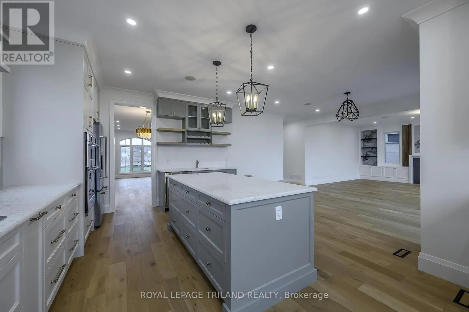 4038 AYRSHIRE AVENUE