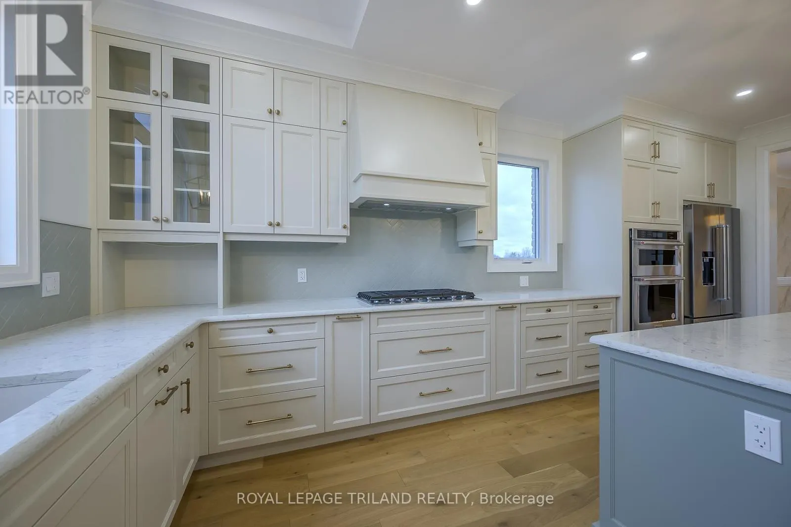 4038 AYRSHIRE AVENUE