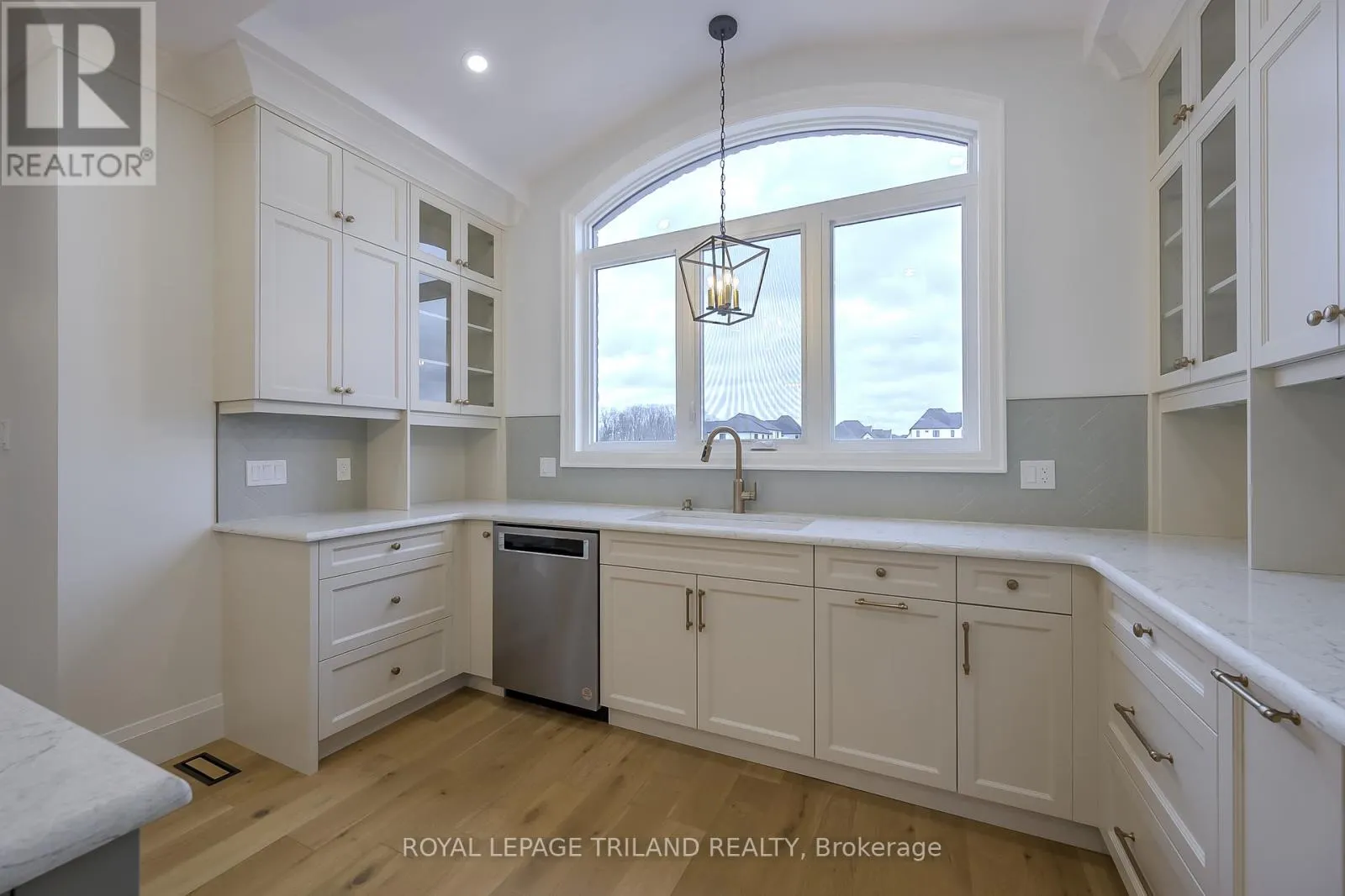 4038 AYRSHIRE AVENUE