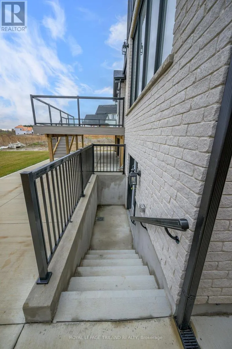 4038 AYRSHIRE AVENUE