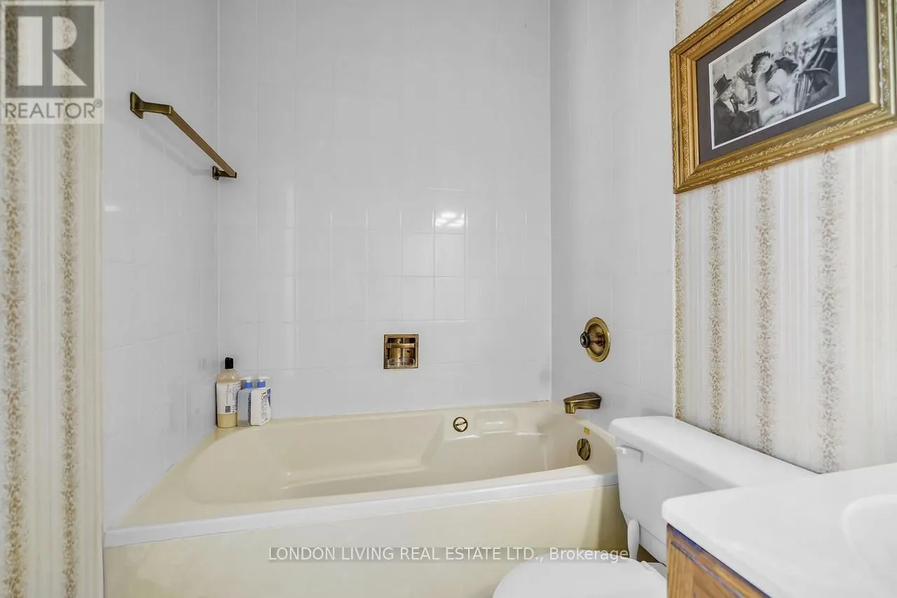 604 - 549 RIDOUT STREET N, #604