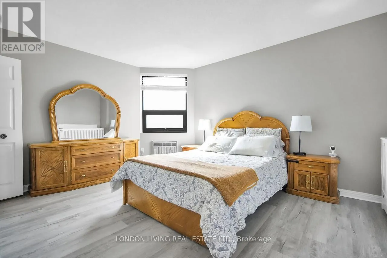 604 - 549 RIDOUT STREET N, #604