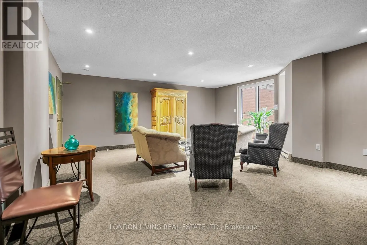 604 - 549 RIDOUT STREET N, #604